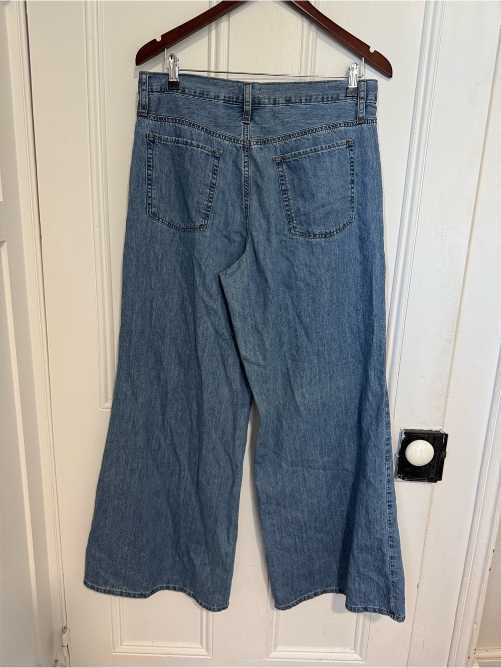 FRAME LE HIGH RISE WIDE LEG JEANS IN HAPPY INDIGO IN BLUE - Picture 4 of 4